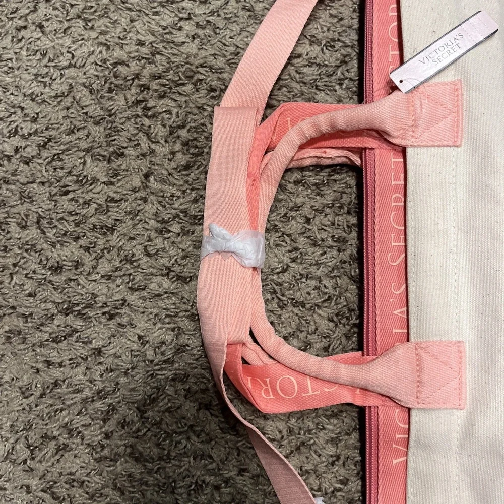 New. Victoria's Secret Iconic Pink/White Striped Insulated Cooler Beach Tote Bag